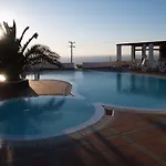 Ξενοδοχείο με διαμερίσματα ανεμόμυλος Οία