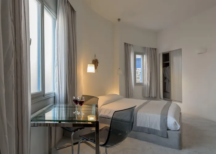 Anemomilos Aparthotel Oia