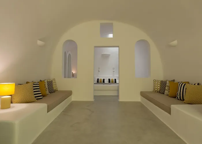 Anemomilos Apart Otel Oia