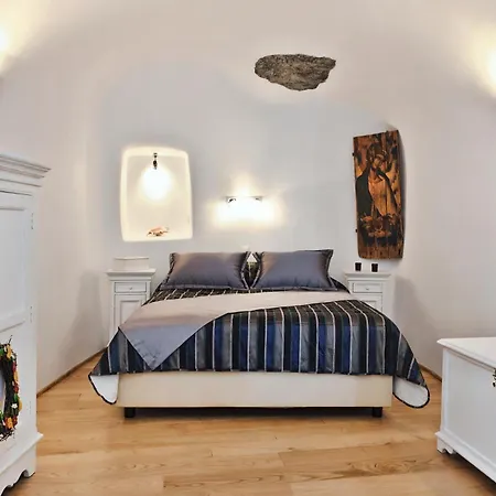 Anemomilos Oia