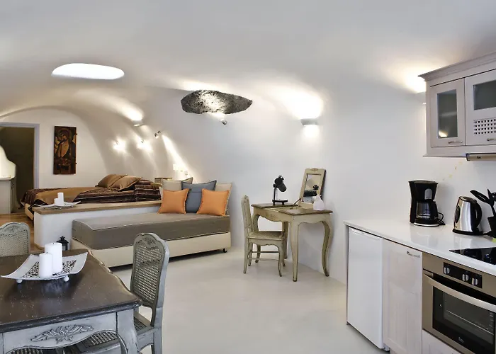 Anemomilos 4* Oia (Santorini)